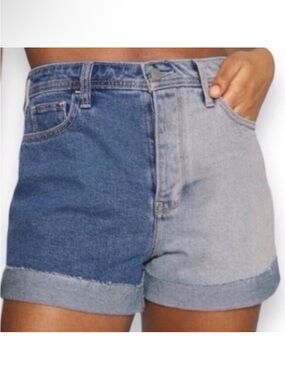 Hollister - Two-Tone Mom Shorts